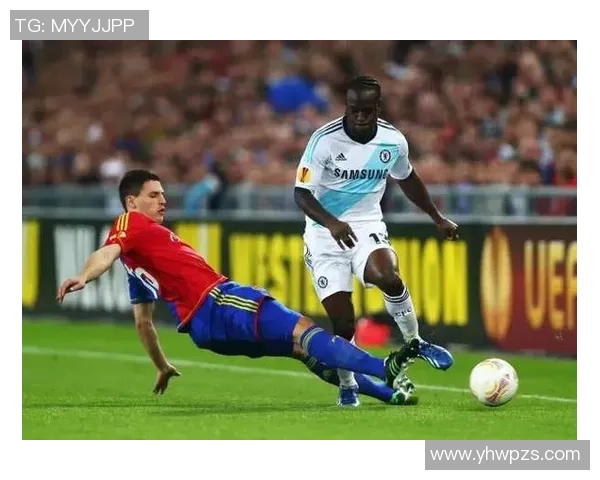 足球中场的战术解析与技术提升之路探讨